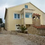 Marina דירה